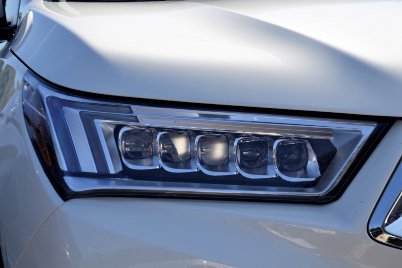 automobile-AURIBEAU SUR SIAGNE-min_acura-headlamp-2834131